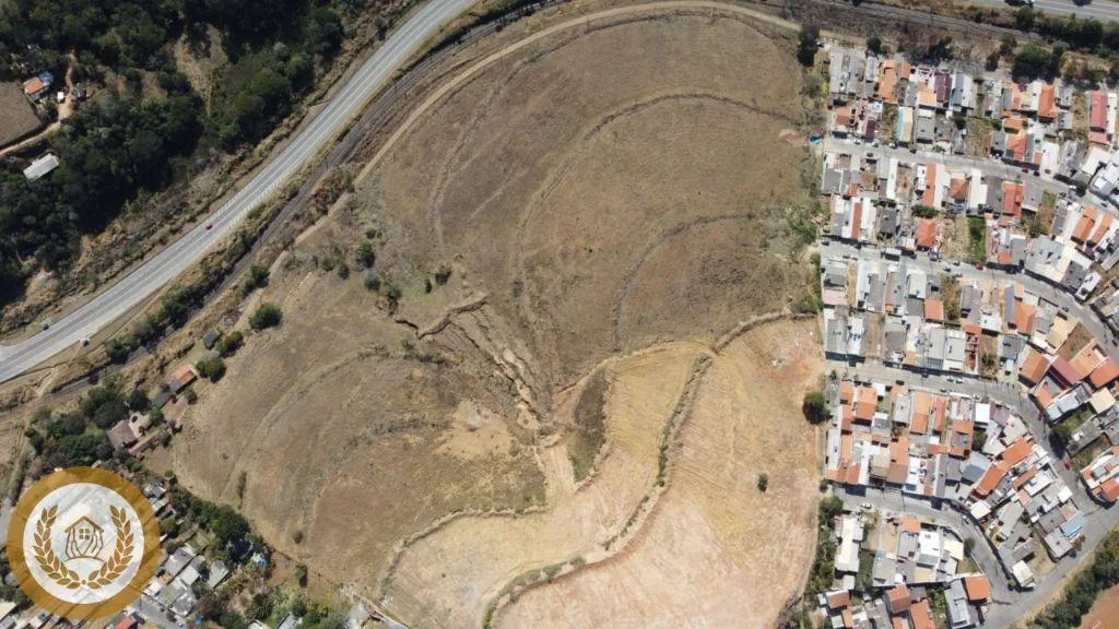 Área para Loteamento para Venda em Mairinque, Jardim Flora