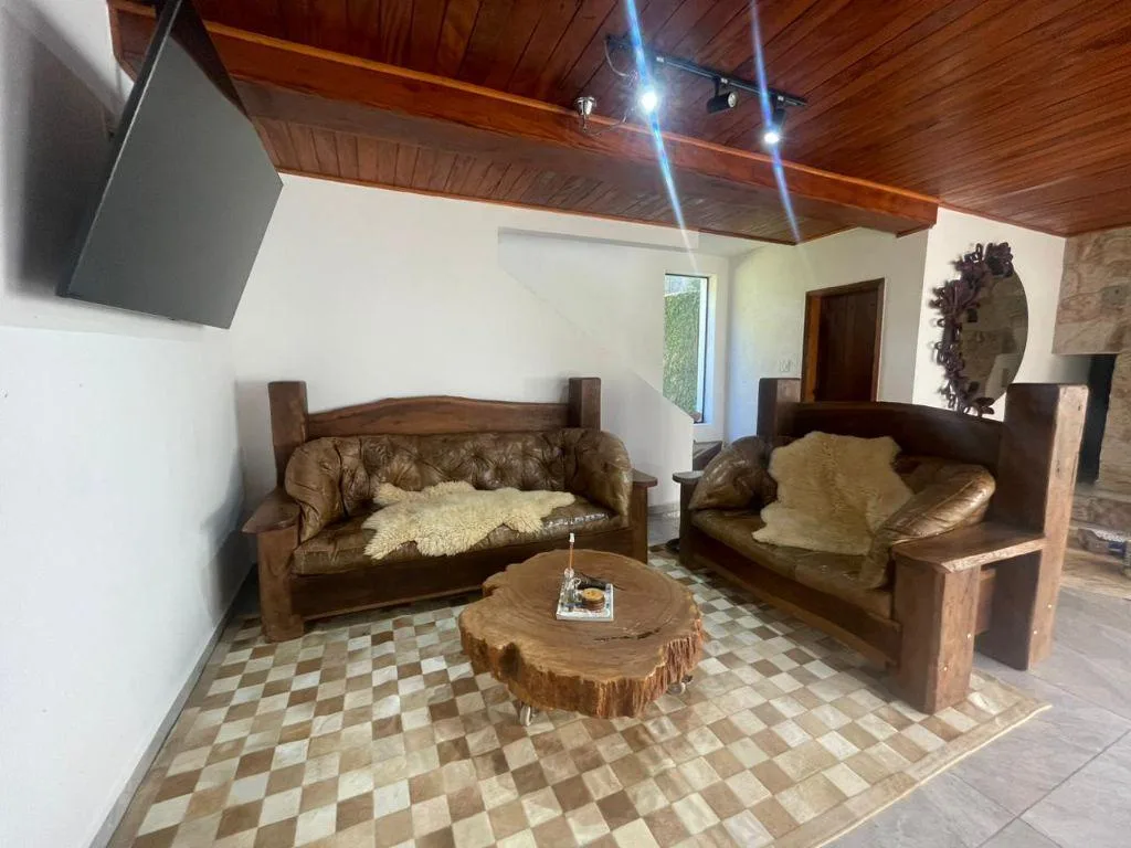 Sítio para Venda em São Roque, Caete (Mailasqui), 3 dormitórios, 2 banheiros, 10 vagas