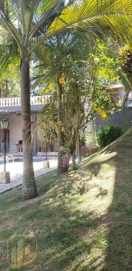 Chácara para Venda em São Roque, Centro, 6 dormitórios, 3 suítes, 6 banheiros, 5 vagas
