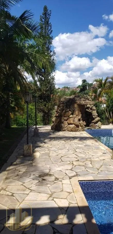 Chácara para Venda em São Roque, Centro, 6 dormitórios, 3 suítes, 6 banheiros, 5 vagas