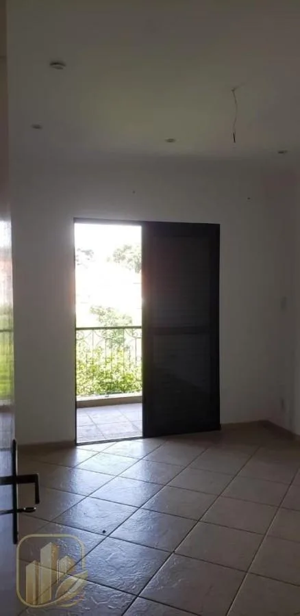 Chácara para Venda em São Roque, Centro, 6 dormitórios, 3 suítes, 6 banheiros, 5 vagas