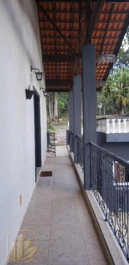 Chácara para Venda em São Roque, Centro, 6 dormitórios, 3 suítes, 6 banheiros, 5 vagas