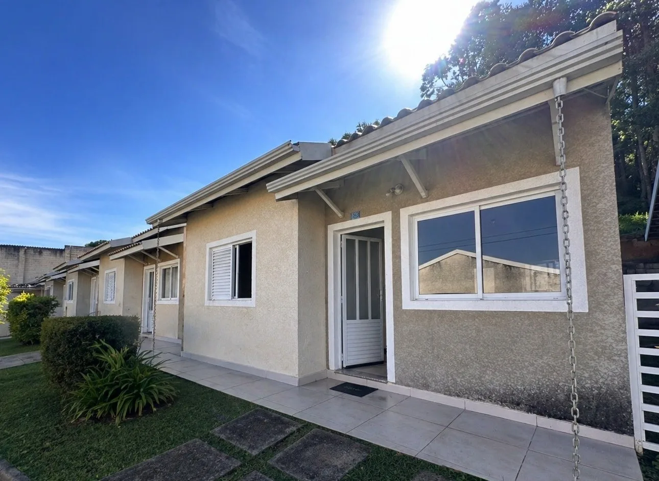 Casa em Condomínio para Venda em Mairinque, Jardim Brasília, 2 dormitórios, 1 suíte, 1 banheiro, 2 vagas