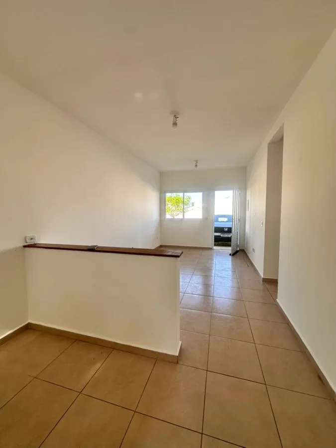 Casa em Condomínio para Venda em Mairinque, Jardim Brasília, 2 dormitórios, 1 suíte, 1 banheiro, 2 vagas