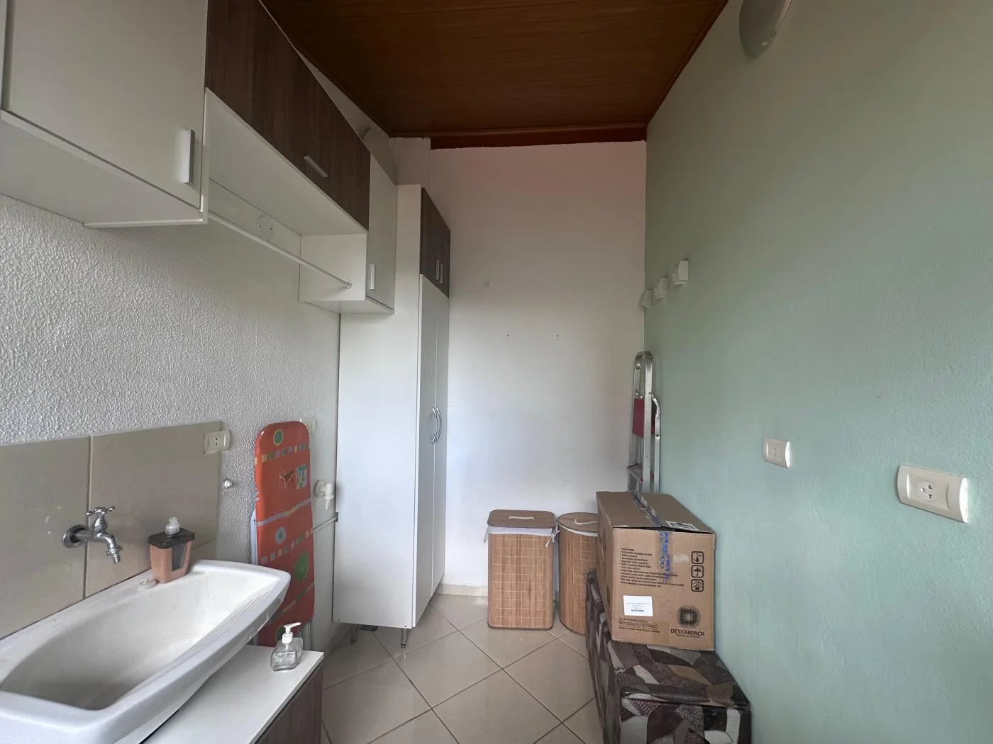 Casa em Condomínio para Venda em São Roque, Jardim Flórida, 2 dormitórios, 1 banheiro, 1 vaga