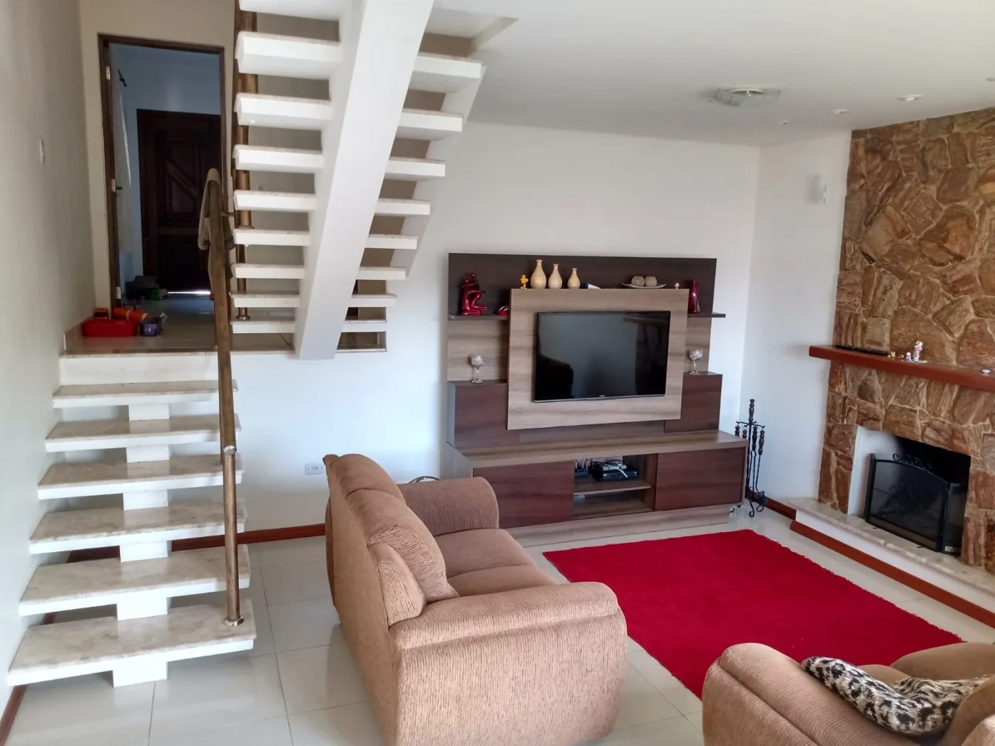 Casa para Venda em São Roque, Gabriel Piza, 2 dormitórios, 1 suíte, 1 banheiro, 3 vagas