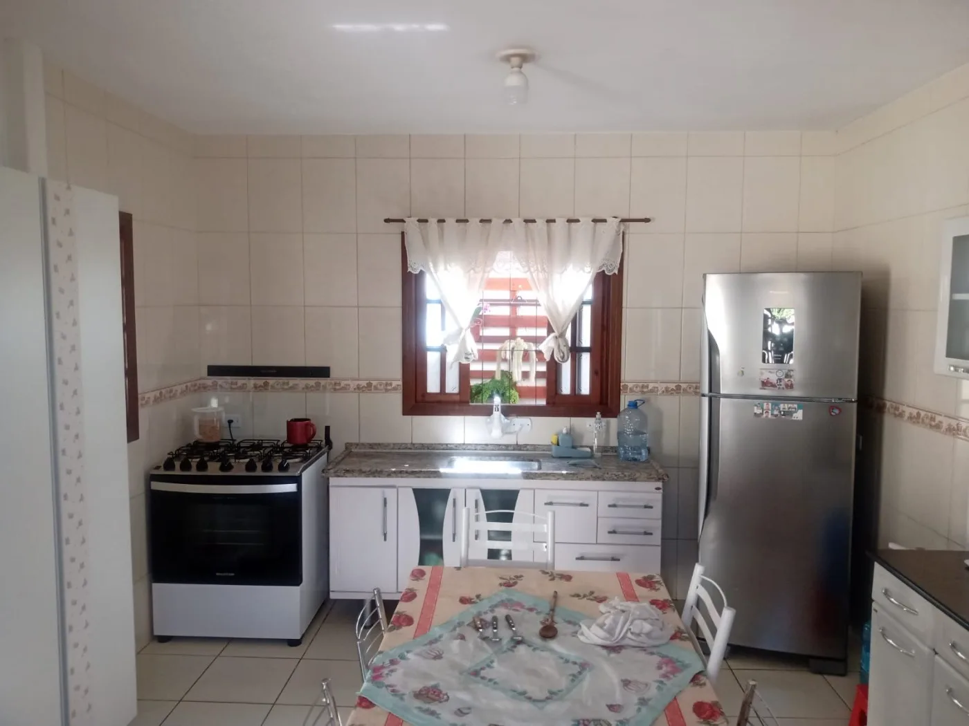 Casa para Venda em São Roque, Gabriel Piza, 2 dormitórios, 1 suíte, 1 banheiro, 3 vagas