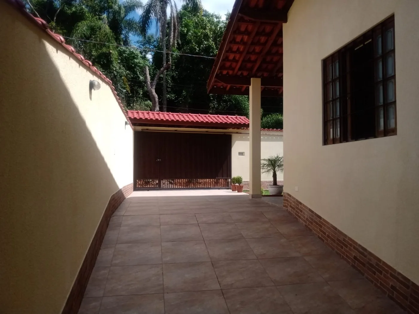 Casa para Venda em São Roque, Gabriel Piza, 2 dormitórios, 1 suíte, 1 banheiro, 3 vagas