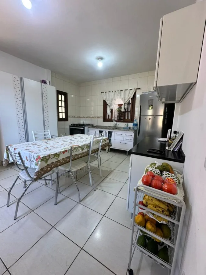 Casa para Venda em São Roque, Gabriel Piza, 2 dormitórios, 1 suíte, 1 banheiro, 3 vagas