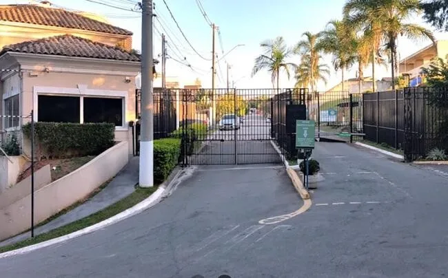 Terreno em Condomínio para Venda em Cotia, Pitas