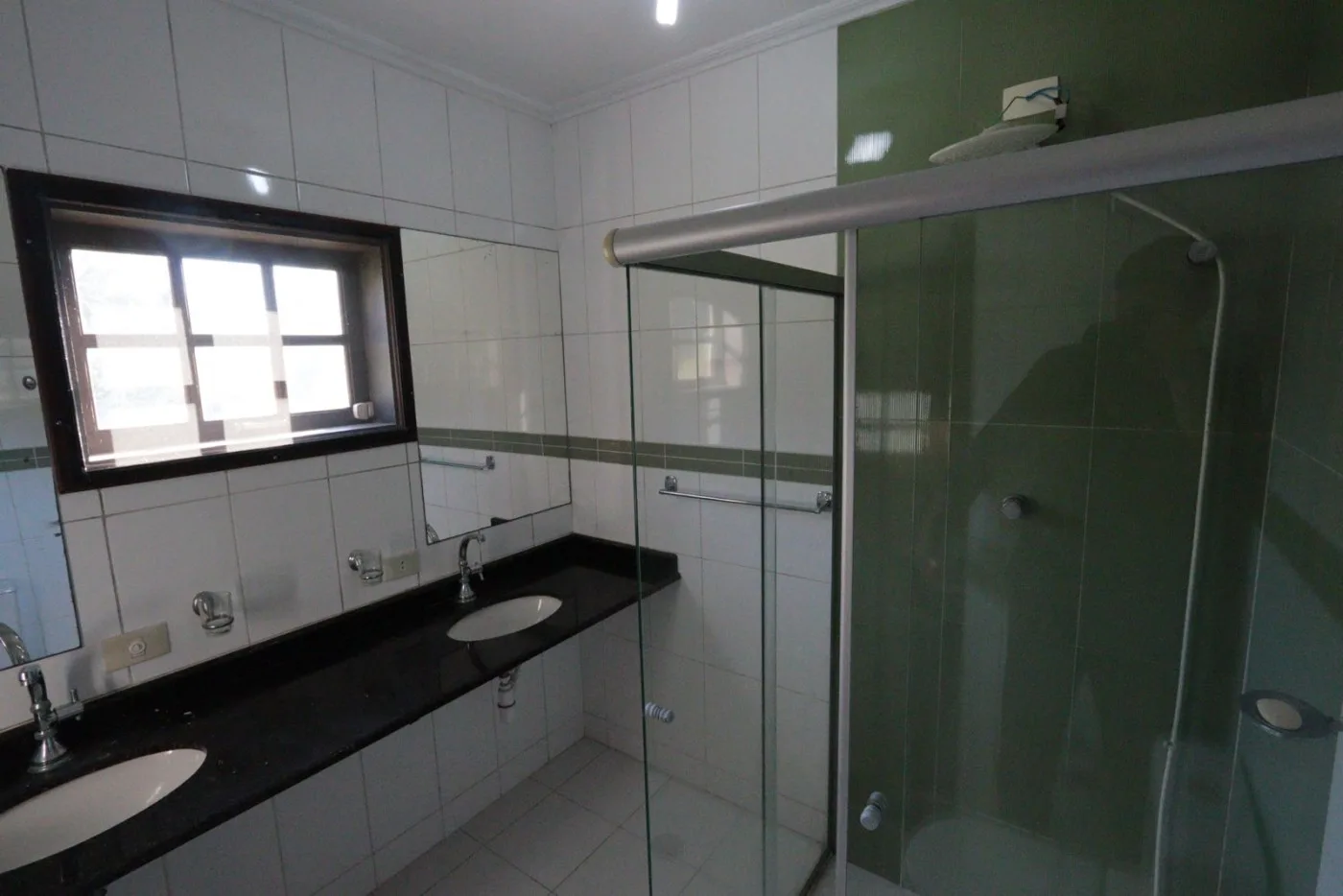 Casa para Venda em São Roque, Jardim Villaça, 4 dormitórios, 1 suíte, 1 banheiro, 2 vagas