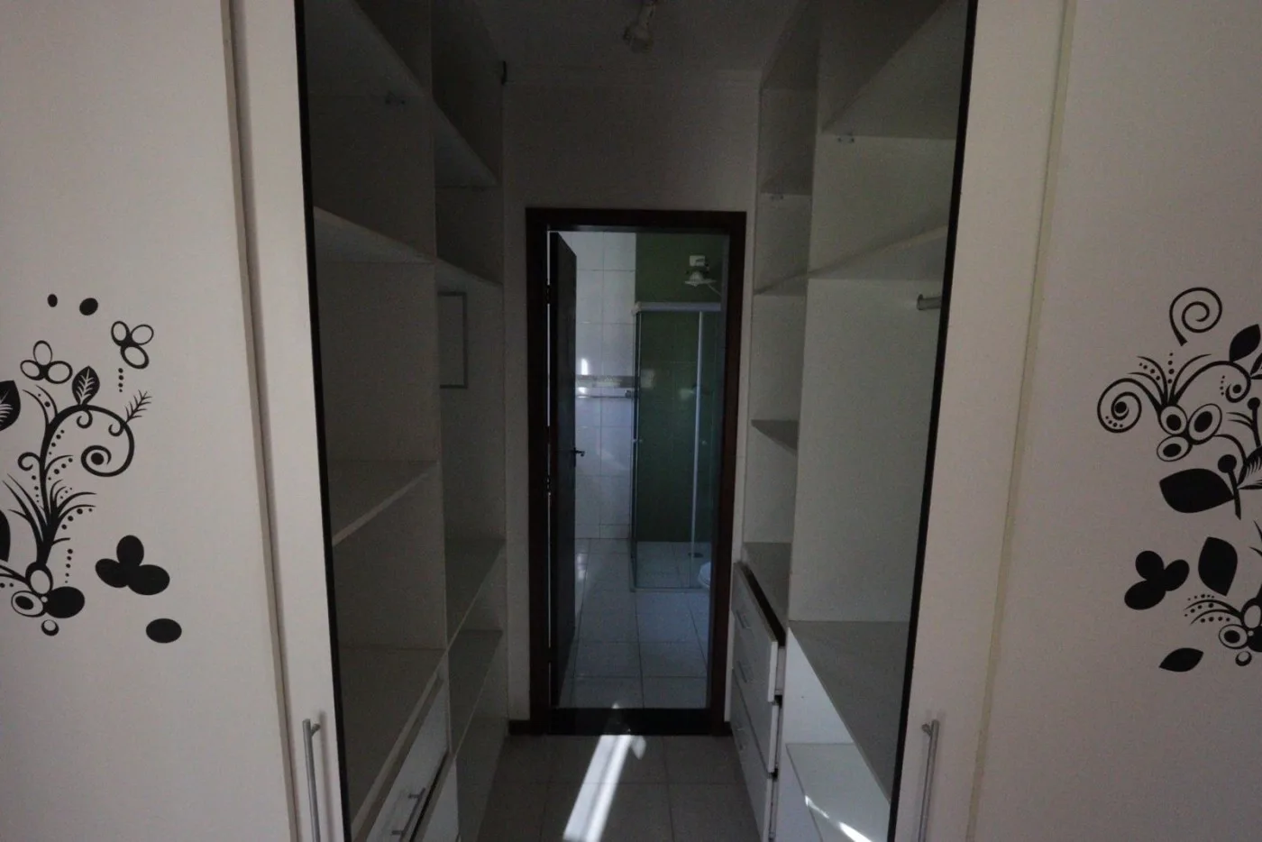 Casa para Venda em São Roque, Jardim Villaça, 4 dormitórios, 1 suíte, 1 banheiro, 2 vagas