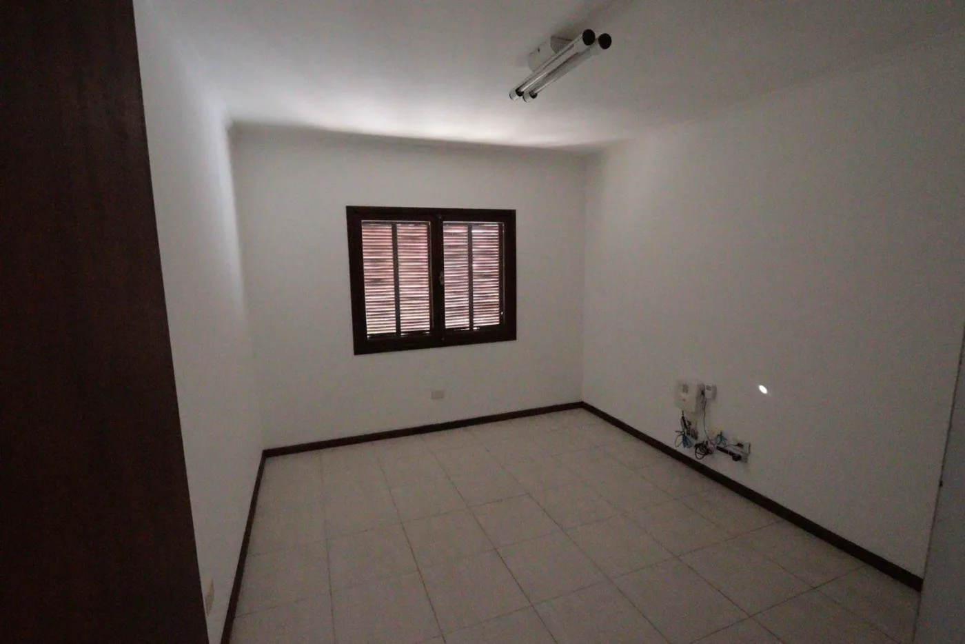 Casa para Venda em São Roque, Jardim Villaça, 4 dormitórios, 1 suíte, 1 banheiro, 2 vagas