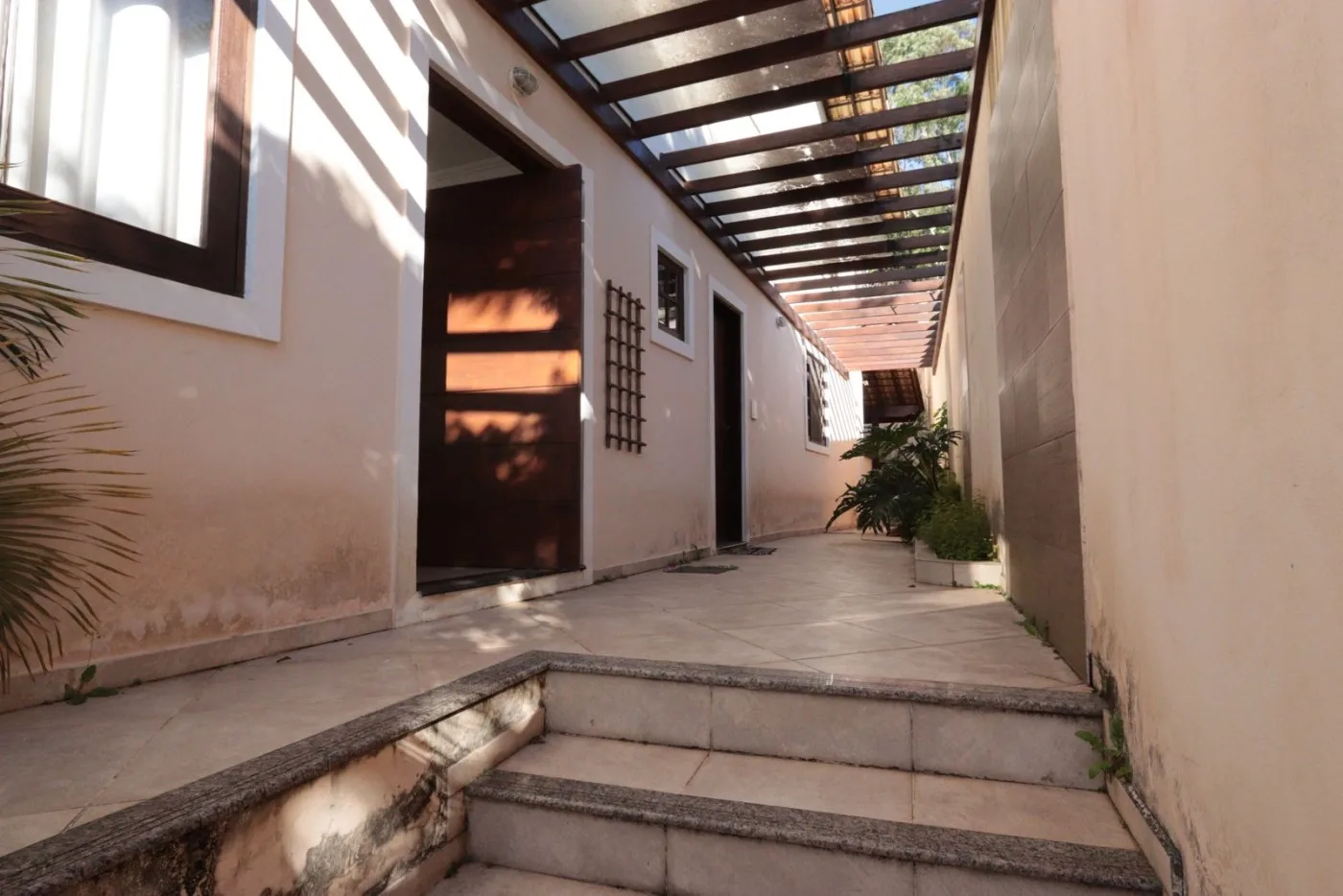 Casa para Venda em São Roque, Jardim Villaça, 4 dormitórios, 1 suíte, 1 banheiro, 2 vagas