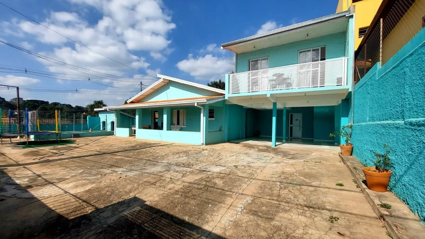 Casa para Venda em São Roque, Centro (Canguera), 2 dormitórios, 1 suíte, 1 banheiro, 4 vagas