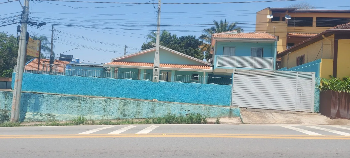 Casa para Venda em São Roque, Centro (Canguera), 2 dormitórios, 1 suíte, 1 banheiro, 4 vagas