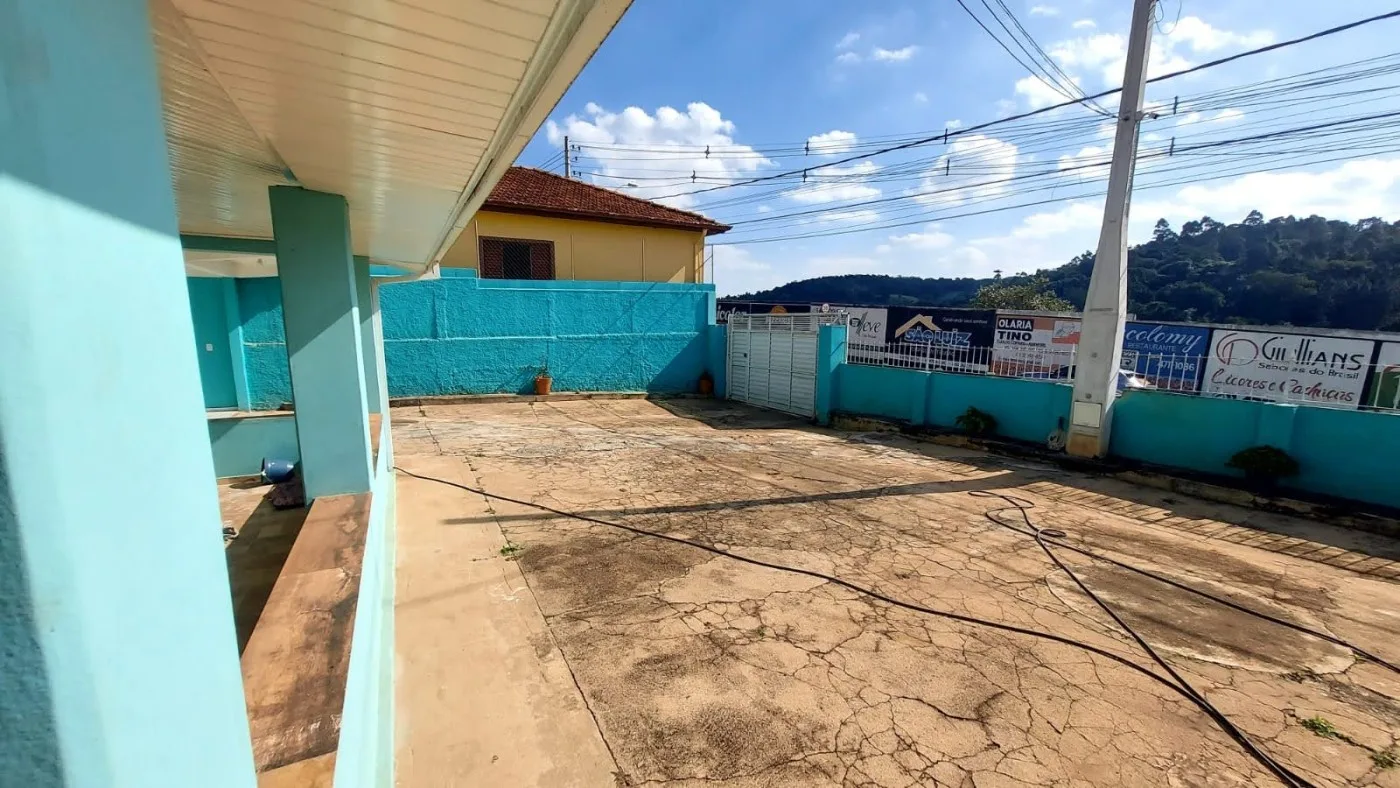 Casa para Venda em São Roque, Centro (Canguera), 2 dormitórios, 1 suíte, 1 banheiro, 4 vagas