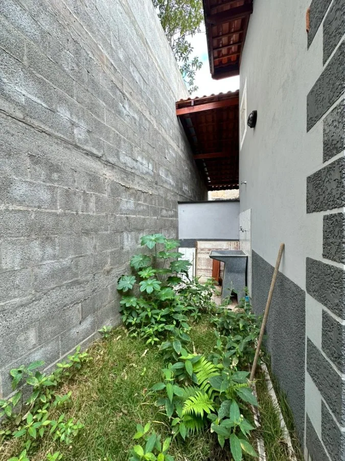 Casa para Venda em São Roque, Loteamento Jardim do Sol (Mailasqui), 2 dormitórios, 1 suíte, 1 banheiro, 2 vagas