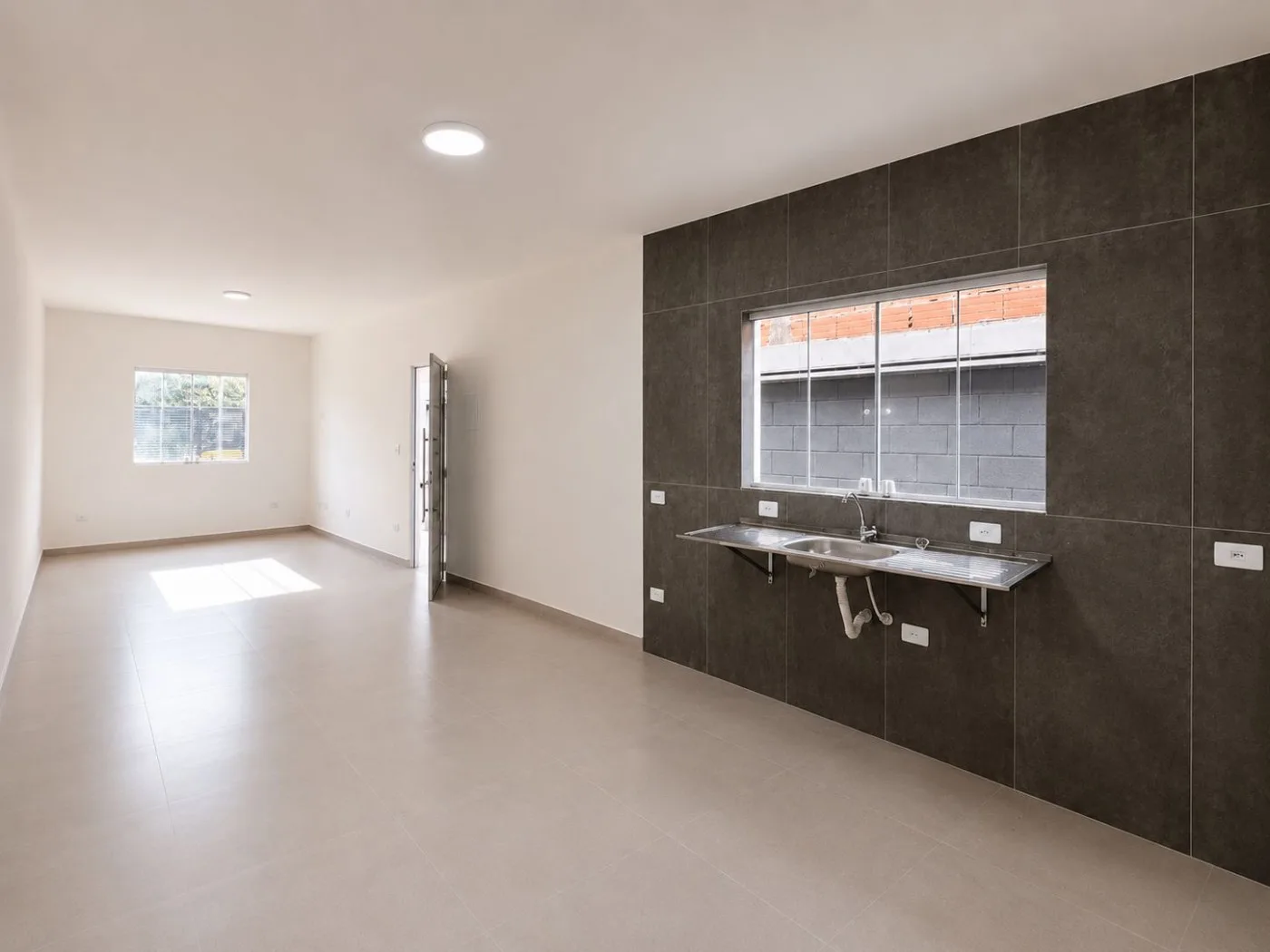 Casa para Venda em São Roque, Loteamento Jardim do Sol (Mailasqui), 2 dormitórios, 1 suíte, 1 banheiro, 2 vagas