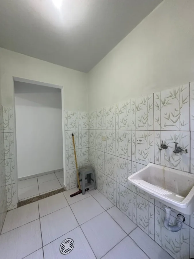 Casa para Venda em São Roque, Jardim Caparelli (Mailasqui), 2 dormitórios, 1 banheiro, 2 vagas