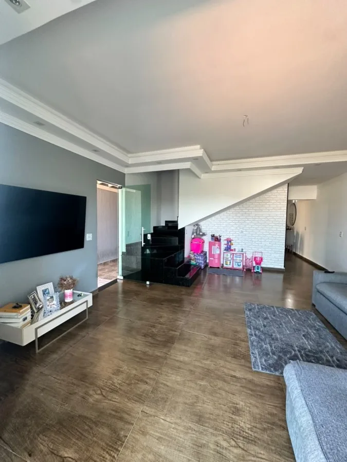 Casa para Venda em Mairinque, Chácaras Lane, 3 dormitórios, 1 suíte, 2 banheiros, 3 vagas